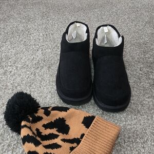 Old Navy Black and Tan Leopard Print Beanie